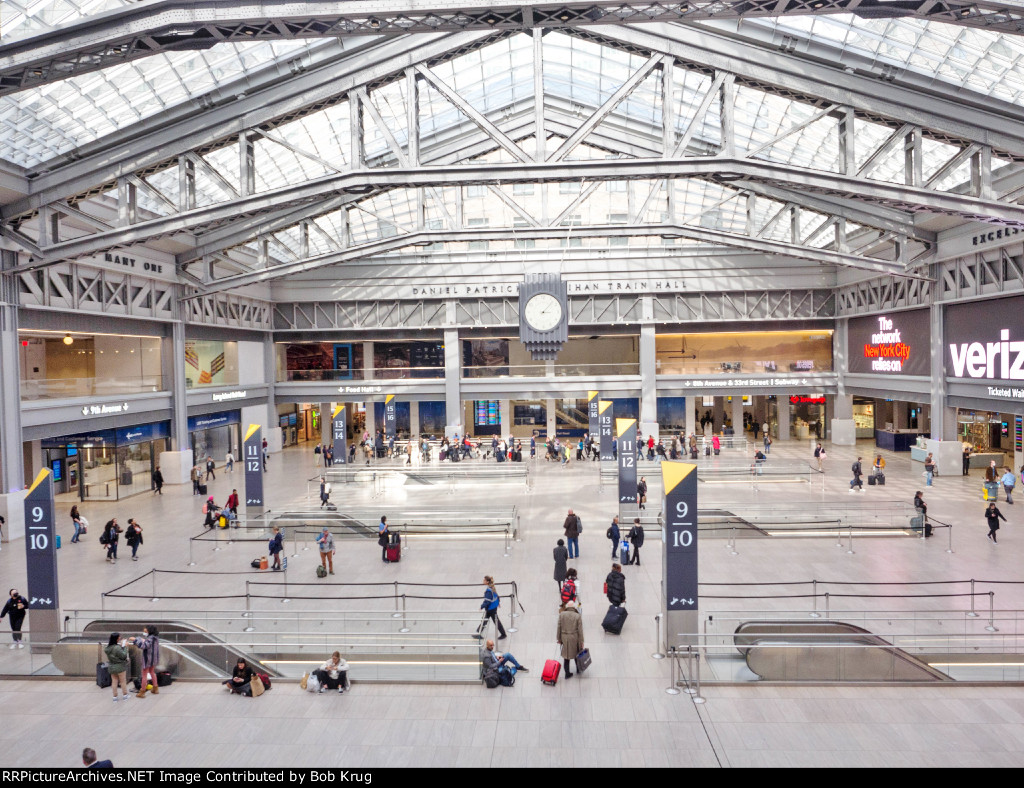 My first time to see the new Moynihan Train Hall at NYP